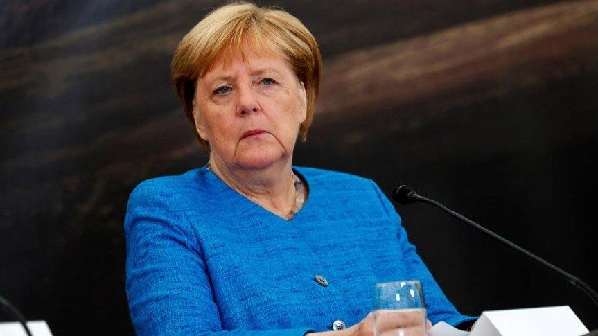 Merkel: Tüm yabancı güçler ve paralı askerler Libya’dan çekilmeli