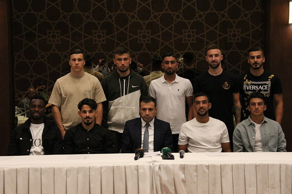 Konyaspor yeni transferlerini tanıttı