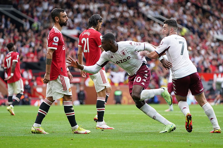 Kırmızı Şeytanlar’a Aston Villa darbesi