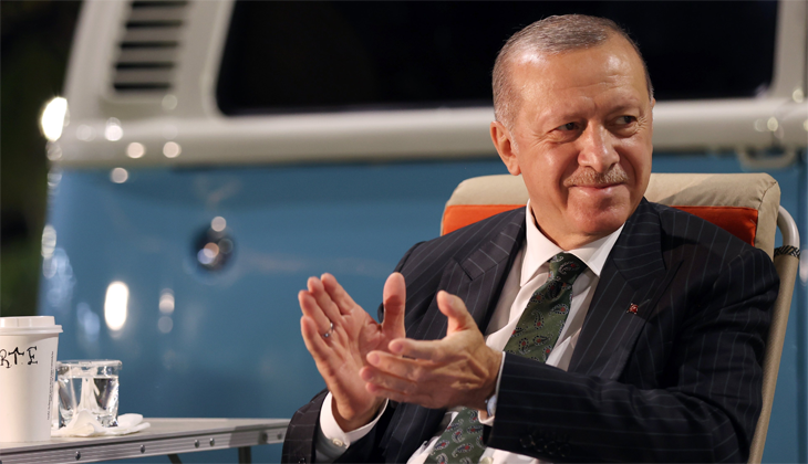 Erdoğan: Geceye birkaç gençlik fotoğrafı bırakalım
