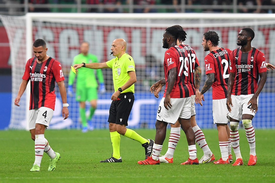 Milan, Cüneyt Çakır’ı UEFA’ya şikayet etti
