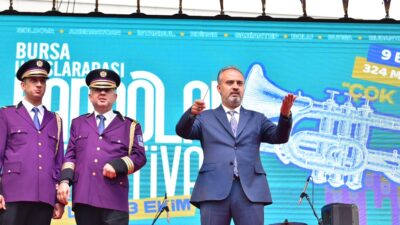 Bursa’da Bandolar Festivali çok sesli kortejle başladı