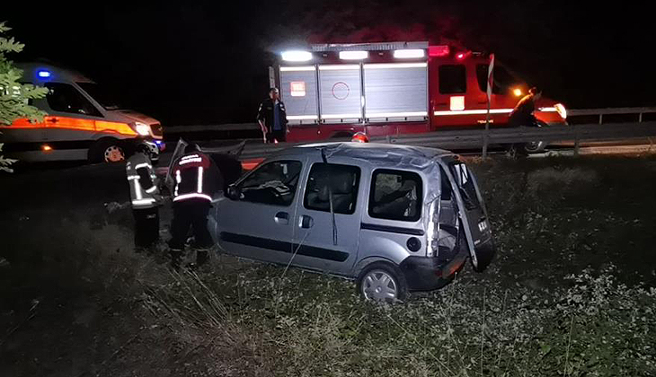 Bursa’da hafif ticari araç şarampole yuvalandı: 1 ölü, 2 yaralı