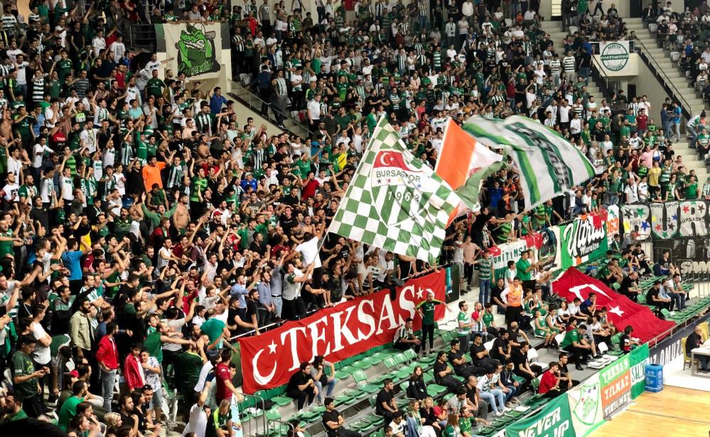 Frutti Extra Bursaspor-IcryPex Beşiktaş maçına taraftardan yoğun ilgi
