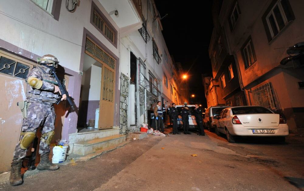 Bursa’da FETÖ operasyonu: Çok sayıda gözaltı var