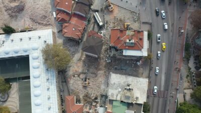 Bursa’da Çarşı Projesi’nde yıkımlar birer birer gerçekleşiyor…