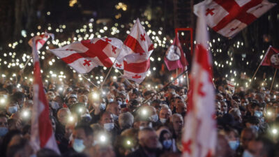 Gürcistan’da Saakaşvili için binlerce kişi sokağa indi