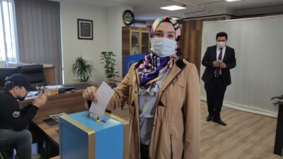 Özbekistan vatandaşları Bursa’da oy kullandı
