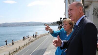 Erdoğan ve Merkel boğazı izledi