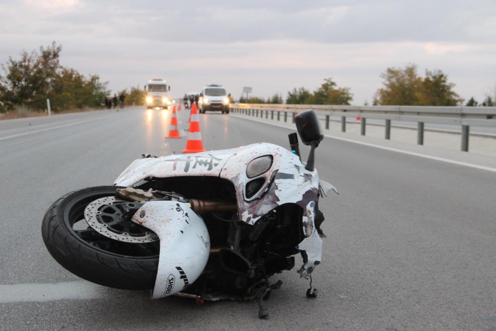 Öğretmenin hız motoruyla feci ölümü