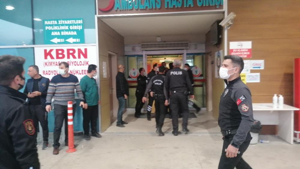 Bursa’da kavgada bıçaklar konuştu, 4 kişi yaralandı!