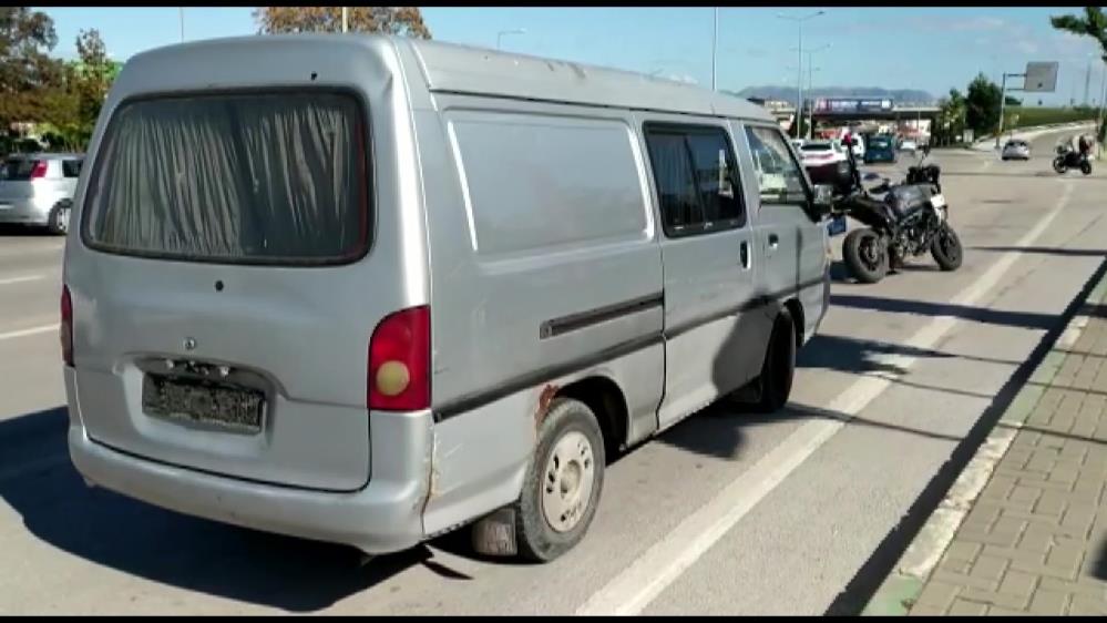 Bursa’da çalıntı araçla şehir turu polise takıldı Bursa’da çalıntı araçla şehir turu polise takıldı