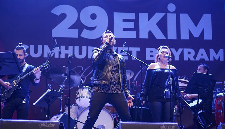 Gökhan Tepe’den Bursa’da ‘Cumhuriyet’ konseri