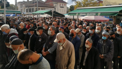 Bursa’da kalp krizi geçiren polis memuru son yolculuğuna uğurlandı