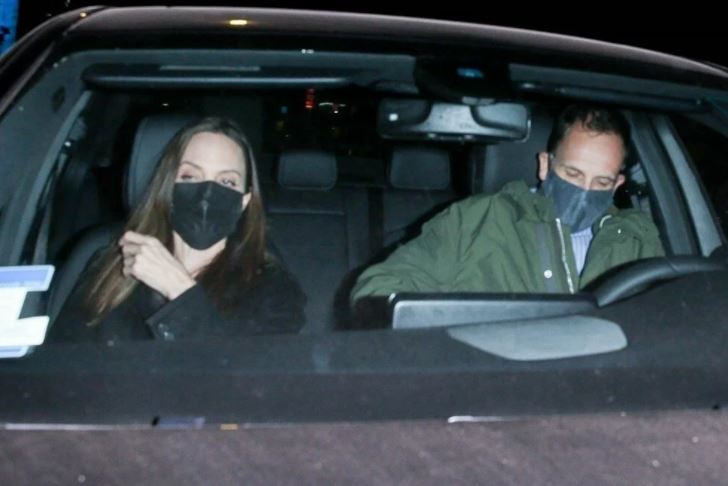 Angelina Jolie ile eski eşiyle yemekte