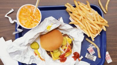 Kısırlık ve kanser yapıyor: Fast food ürünlerinin çoğunda bulundu
