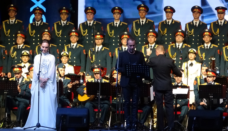 Haluk Levent ve Rus Kızılordu Korosu Bursa’da konser verdi