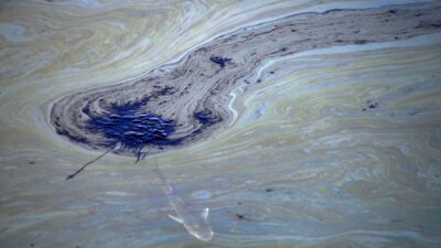 ABD’de petrol sızıntısı: Tüm sahili kapladı