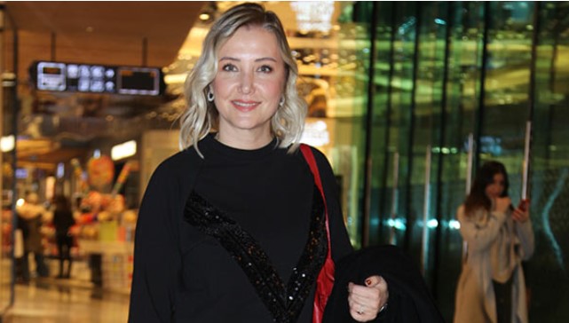 Oyuncu Berna Laçin: “Kiraz pahalı” dediğim için beni ifadeye çağırdılar yine Oyuncu Berna Laçin: “Kiraz pahalı” dediğim için beni ifadeye çağırdılar yine
