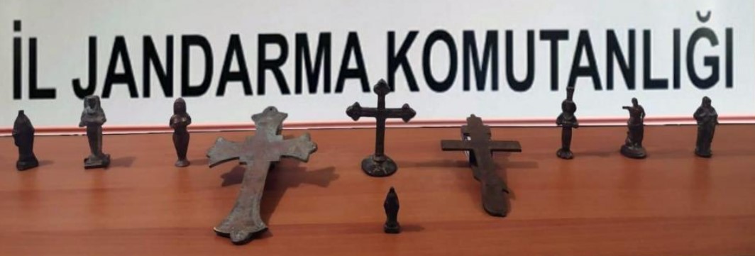 Tarihi heykelleri 2 milyon TL’ye satacaktı, jandarmadan kaçamadı!