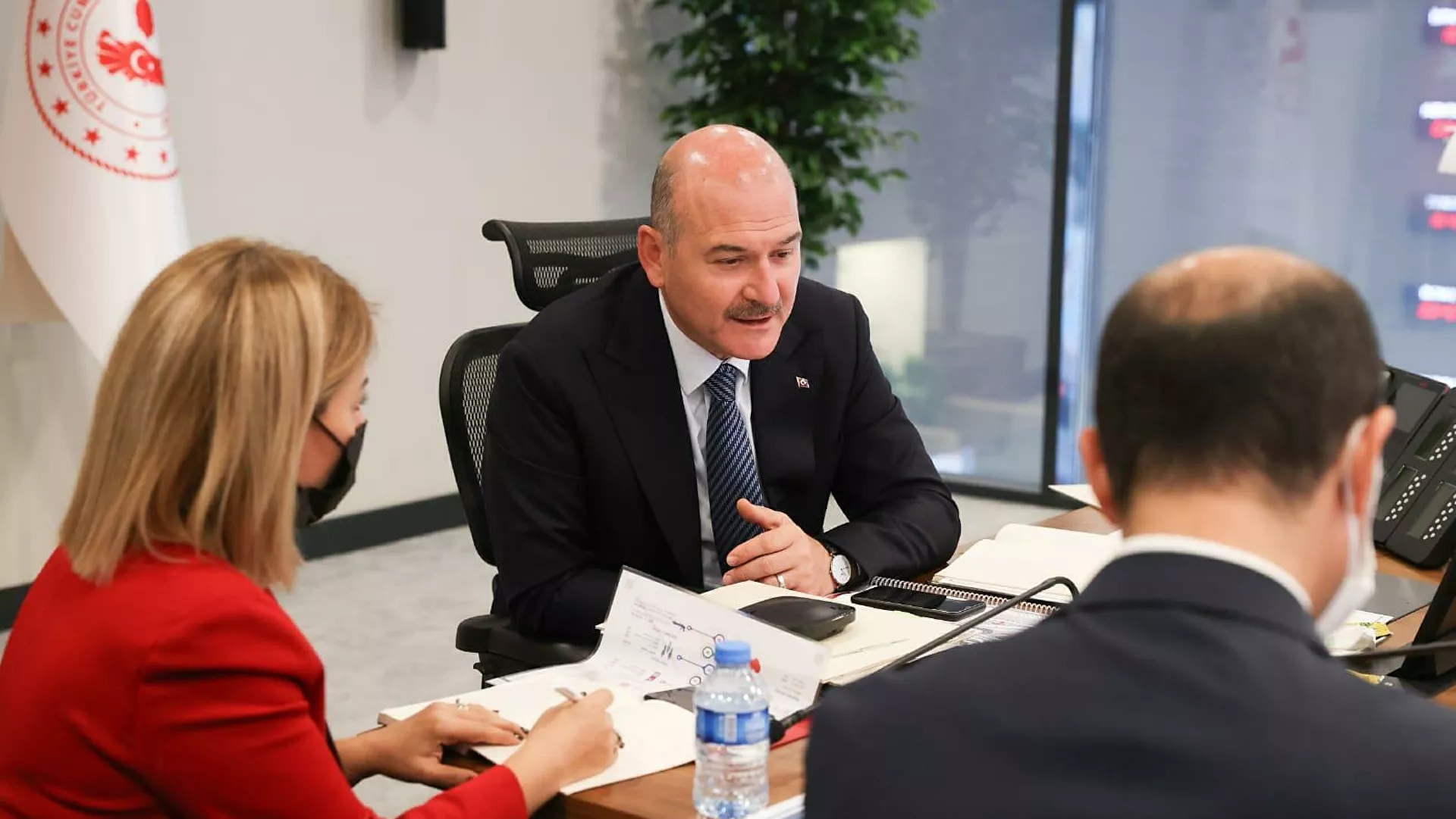 Bakan Soylu: Erdoğan dışarıya koza ördü, içeride de onlarla mücadele ediyor