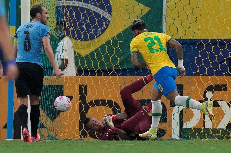 Muslera’lı Uruguay, Brezilya’ya direnemedi