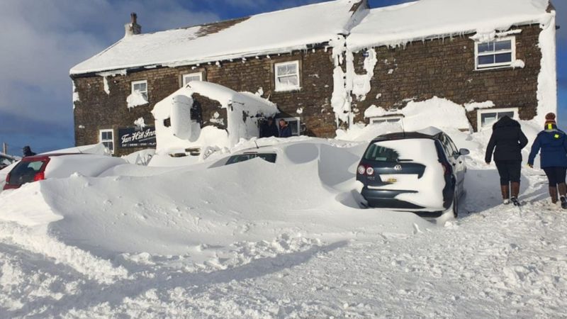 İngiltere’de kar fırtınası: 61 kişi üç gündür mahsur
