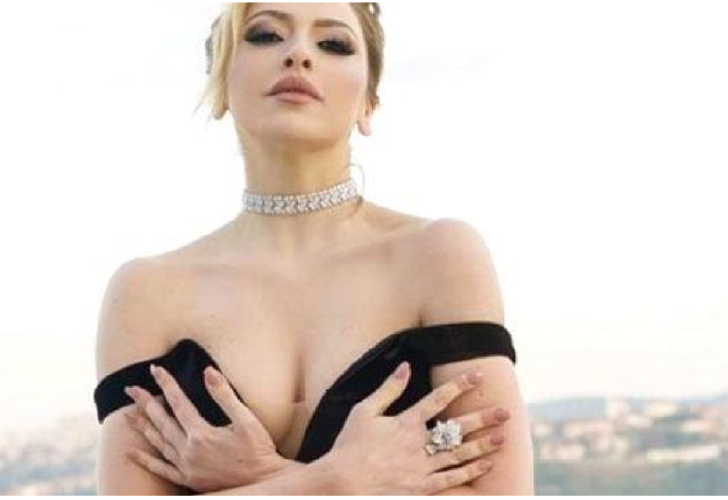 Hadise’nin sahne kıyafeti tartışma yarattı