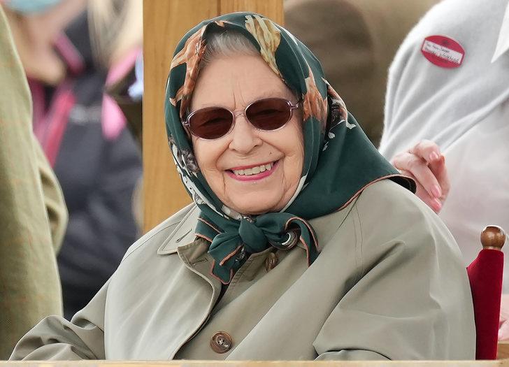 Kraliçe Elizabeth yine törene katılamadı
