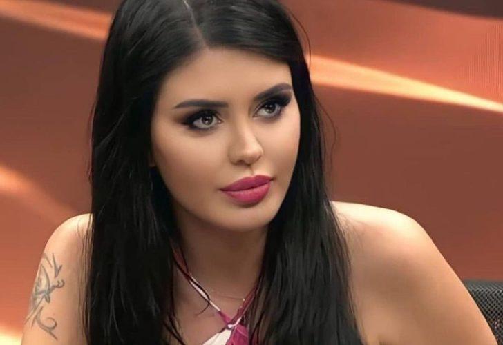 Ünlü şarkıcı Ebru Polat yatak pozunu paylaştı!