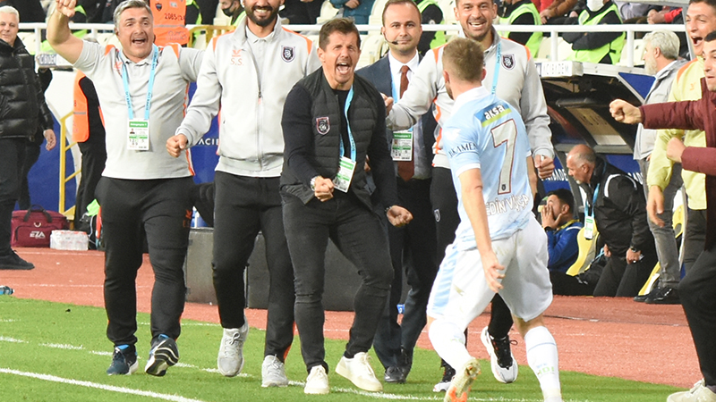Başakşehir, Emre Belözoğlu yönetiminde 4’te 4 yaptı!