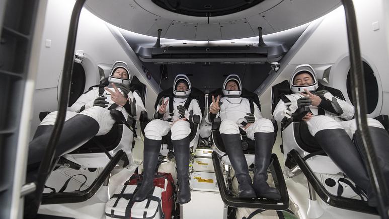 SpaceX’in 4 astronotu Dünya’ya döndü