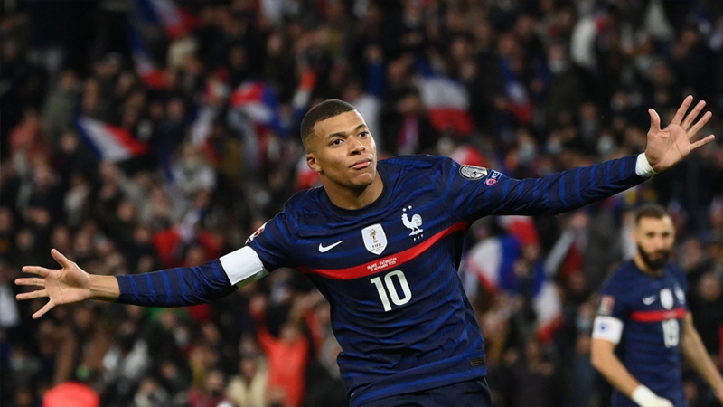 Mbappe’den transfer açıklaması