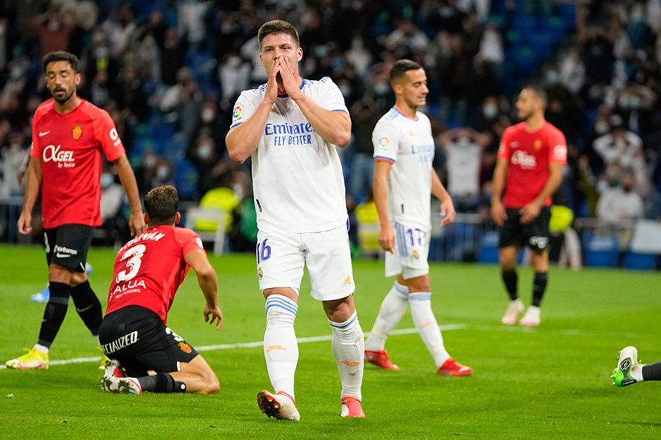 Liverpool, Luka Jovic’in peşinde
