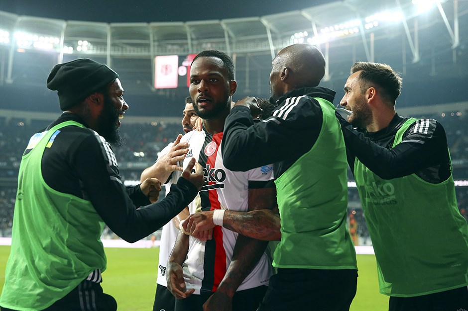Beşiktaş, Alanyaspor deplasmanında
