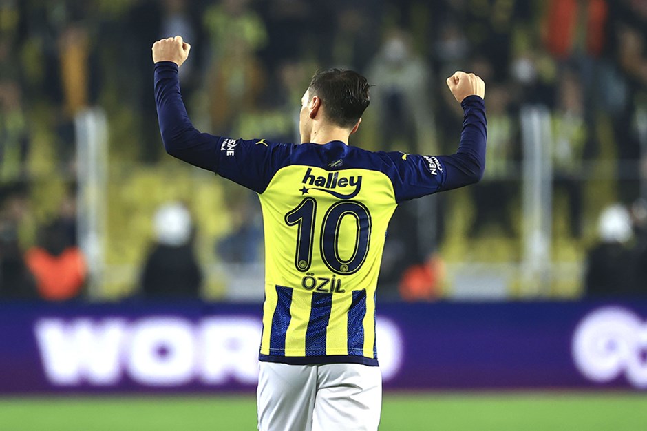 Mesut Özil’in menajerinden ayrılık açıklaması