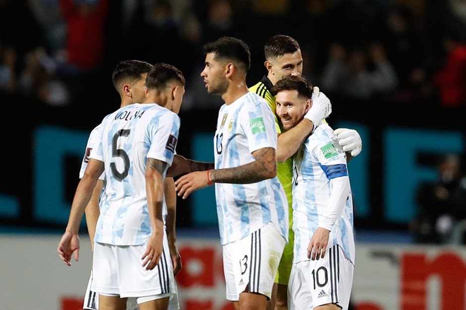 Messi’li Arjantin, Muslera’lı Uruguay’ı üzdü