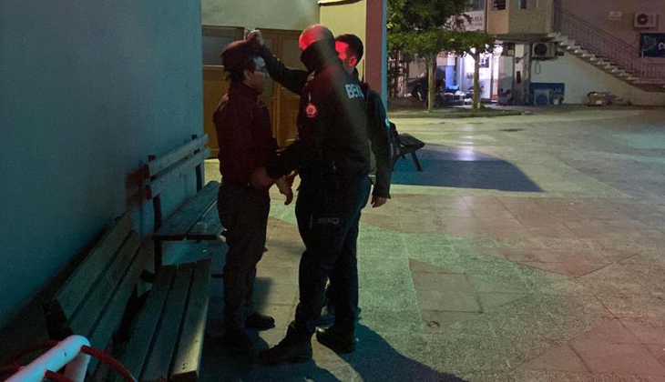 Bursa’da camiye giren hırsızın üzerinden uyuşturucu çıktı