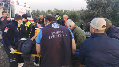 Bursa’da kaza nedeniyle yavaşlayan minibüse otomobil çarptı: 7 yaralı
