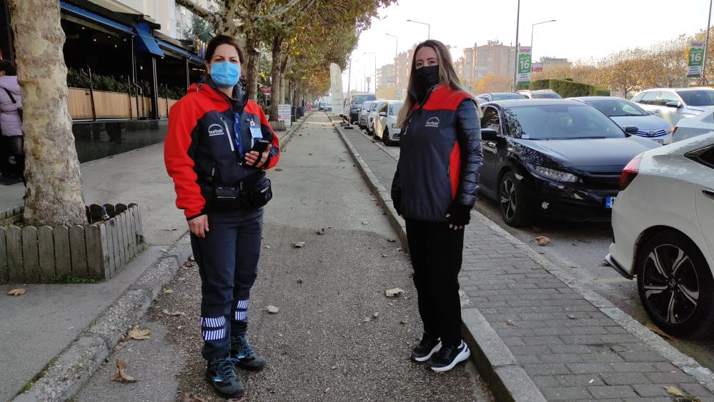 Bursa sokaklarında otoparklar kadınlara emanet
