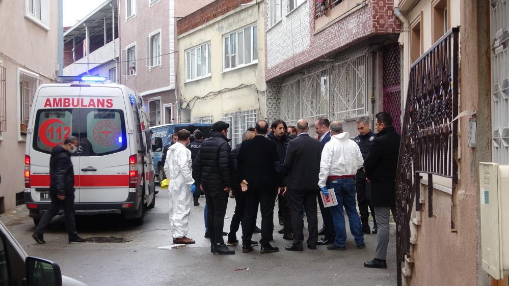 Bursa’da hareketli dakikalar… Ailesine şiddet uyguladı, polise bıçakla saldırdı! Bursa’da hareketli dakikalar… Ailesine şiddet uyguladı, polise bıçakla saldırdı!