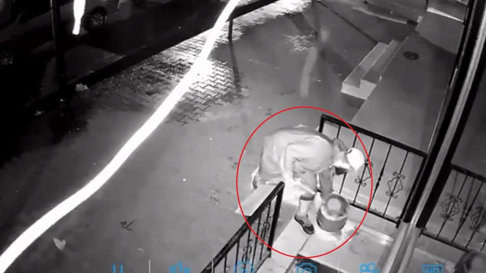 Bursa’da tuhaf hırsızlık… İki kez çöp kovasını çaldı!
