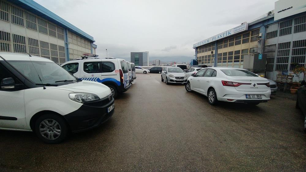 Bursa’da feci ölüm! Enjeksiyon makinesi üzerine düştü… Bursa’da feci ölüm! Enjeksiyon makinesi üzerine düştü…
