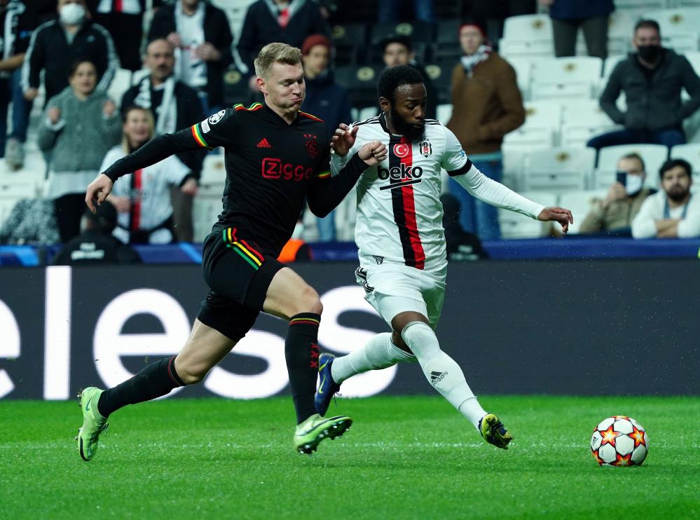 Beşiktaş öne geçtiği maçta Ajax’a yenildi