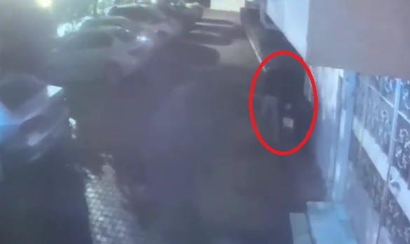 Bursa’da çalmak istedikleri motorun kilidi açılmayınca deliye döndüler! Bursa’da çalmak istedikleri motorun kilidi açılmayınca deliye döndüler!