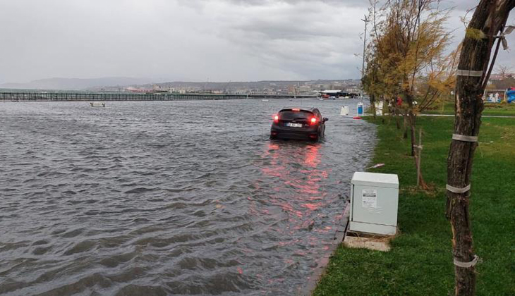 Tekirdağ’da deniz şehre taştı