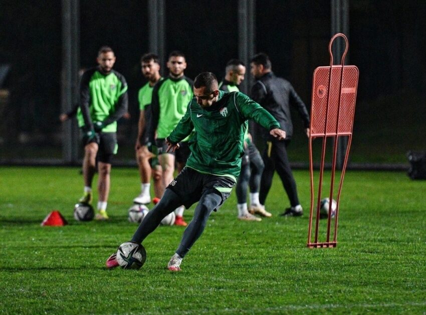 Bursaspor İstanbulspor maçı hazırlıklarını tamamladı