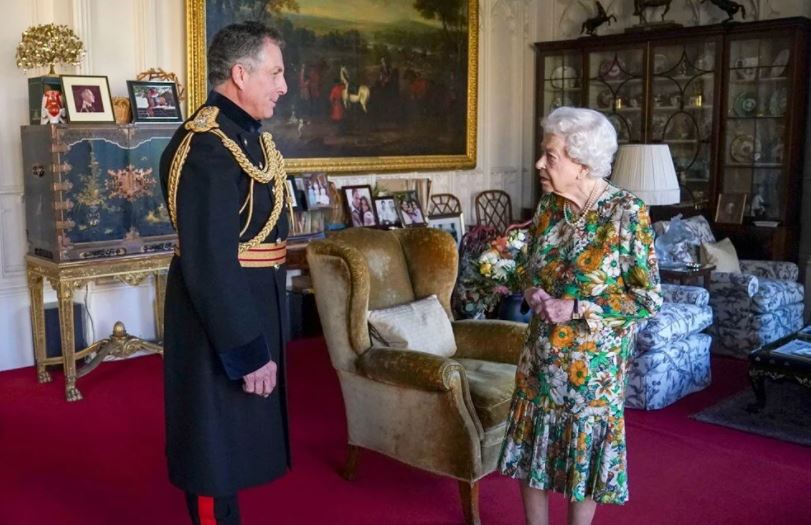 Kraliçe Elizabeth günler sonra görüntülendi