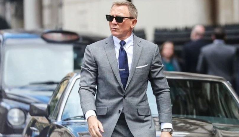 James Bond’un yaratıcısı Fleming’in kol düğmeleri satıldı