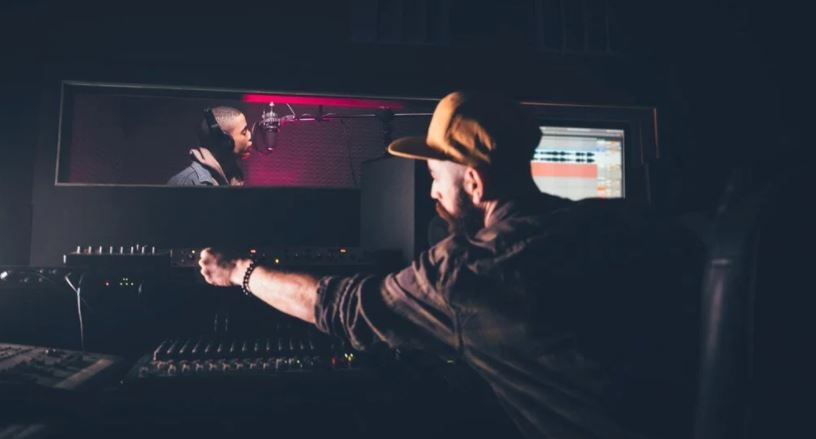 Rap tartışması: Şarkı sözleri davada delil olarak kullanılabilir mi?